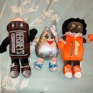 vintage Hershey’s character plushies